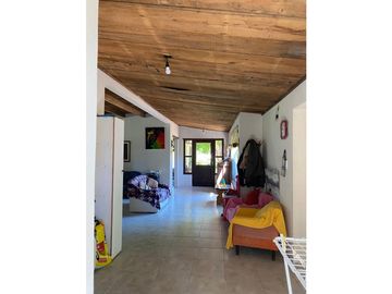CASA 4 AMB.  media hectárea de CAMPO GLORIA DE LA PEREGRINA
