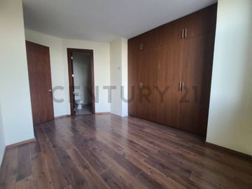 Alquiler Departamento con Vista al Río en Urb. Tenis Club, Samborondón
