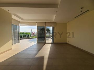 Alquiler Departamento con Vista al Río en Urb. Tenis Club, Samborondón