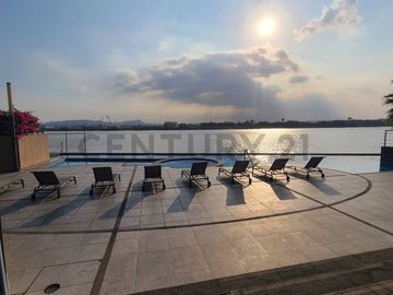 Alquiler Departamento con Vista al Río en Urb. Tenis Club, Samborondón