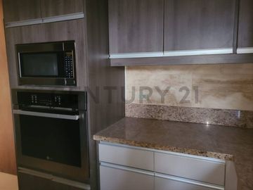 Alquiler Departamento con Vista al Río en Urb. Tenis Club, Samborondón