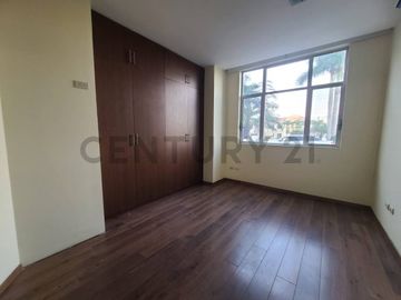 Alquiler Departamento con Vista al Río en Urb. Tenis Club, Samborondón
