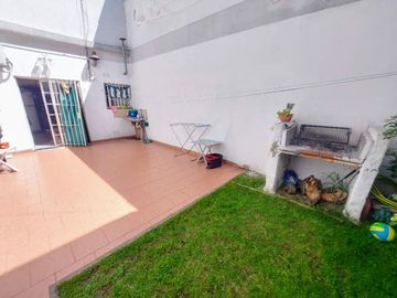 Departamento Tipo Casa en venta en Lanus Oeste