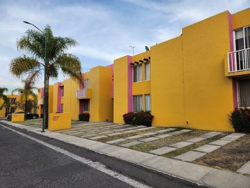 Se Vende Casa Duplex en Camino Real en PLANTA BAJA, de OPORTUNIDAD !!