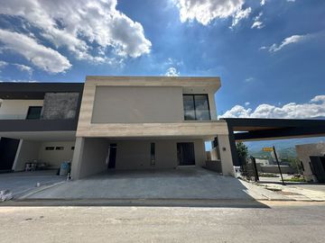 CASA EN VENTA EN BOSQUES DE LAS MISIONES RESERVA CARRETERA NACIONAL SANTIAGO