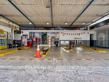 Casa Comercial y Taller Mecánico Funcionando!! Oportunidad, Muy Bien Ubicada!!