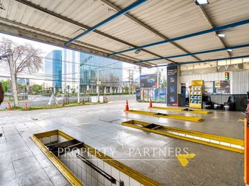 Casa Comercial y Taller Mecánico Funcionando!! Oportunidad, Muy Bien Ubicada!!
