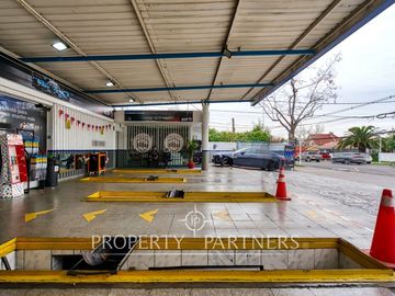 Casa Comercial y Taller Mecánico Funcionando!! Oportunidad, Muy Bien Ubicada!!