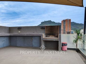 Departamento estilo mariposa en venta cercano a Metro Salvador, Providencia.