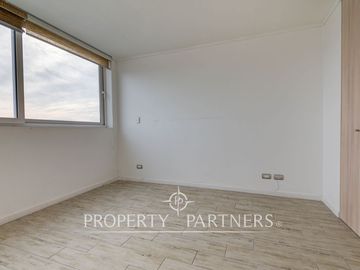 Departamento estilo mariposa en venta cercano a Metro Salvador, Providencia.