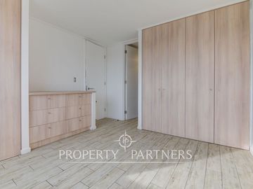 Departamento estilo mariposa en venta cercano a Metro Salvador, Providencia.