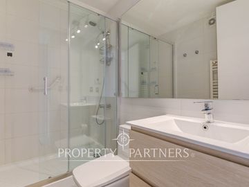 Departamento estilo mariposa en venta cercano a Metro Salvador, Providencia.