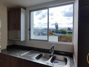 Departamentos en Venta de 3 y 2 dormitorios, en conjunto con seguridad, sector Alangasí