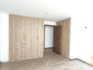 Departamentos en Venta de 3 y 2 dormitorios, en conjunto con seguridad, sector Alangasí