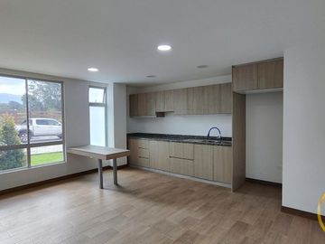 Departamentos en Venta de 3 y 2 dormitorios, en conjunto con seguridad, sector Alangasí