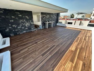 VENTA DE CASA EN ESQUINA FRENTE  A ÁREA VERDE , ZONA LOMAS DE ANGELÓPOLIS