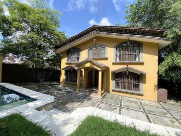 Venta renta Casa Sola Comercial en Palmira Tinguindin / Cuernavaca Morelos
