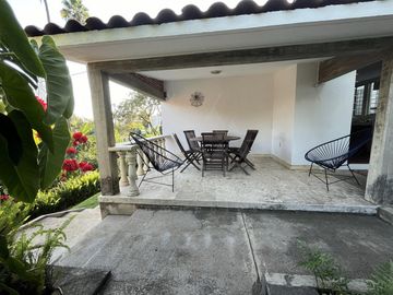 Venta y Renta de Casa sola frente al Lienzo Charro, Cuernavaca Morelos