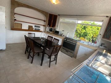 Casa en Venta con seguridad, Lomas de Atzingo Cuernavaca, Morelos