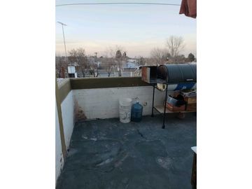 VENTA DE DPTO EN MONOBLOCK SOBRE CALLE MARIANO GÓMEZ, RIVADAVIA-MZA.