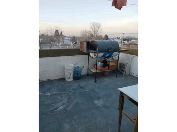 VENTA DE DPTO EN MONOBLOCK SOBRE CALLE MARIANO GÓMEZ, RIVADAVIA-MZA.