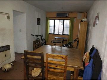 VENTA DE DPTO EN MONOBLOCK SOBRE CALLE MARIANO GÓMEZ, RIVADAVIA-MZA.