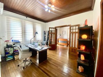 Casa en Venta en Sector Pedro de Valdivia/ Antonio Varas / Casa Comercial / Estacionamientos / Bodega