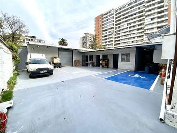 Casa en Venta en Sector Pedro de Valdivia/ Antonio Varas / Casa Comercial / Estacionamientos / Bodega