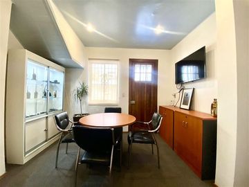 Casa en Venta en Sector Pedro de Valdivia/ Antonio Varas / Casa Comercial / Estacionamientos / Bodega