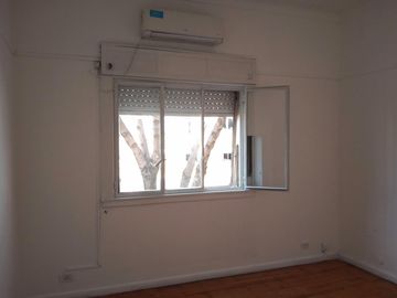 Venta. 2 ambientes. Barracas Muy luminoso.
