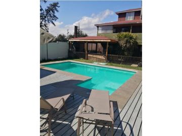 VENTA CASA AMOBLADA / ALGARROBO CENTRO / 5D 3B PISCINA