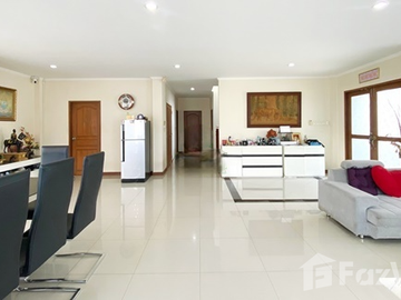 5 Bedroom House for sale in Khlong Chan, Bangkok
