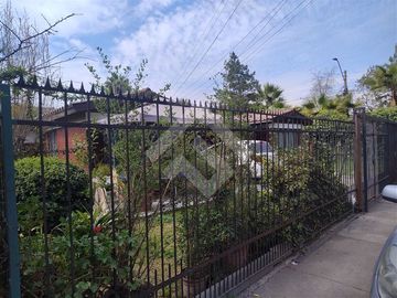 Casa en Venta en Av. Punta Arenas / Lia Aguirre