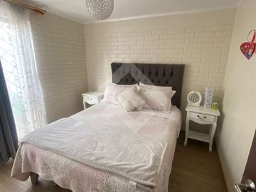 Casa en Venta en Av. Punta Arenas / Lia Aguirre
