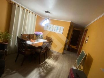 Casa en Venta en Av. Punta Arenas / Lia Aguirre