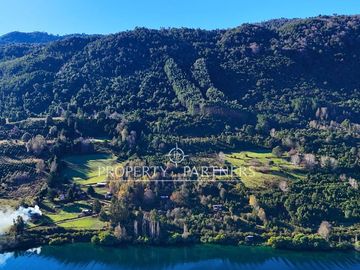 Lindo Terreno de 12 Ha. Borde Lago Riñihue