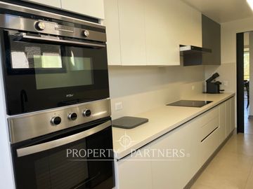Departamento completamente remodelado con vista a cancha de golf