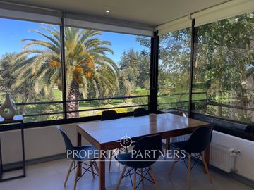 Departamento completamente remodelado con vista a cancha de golf