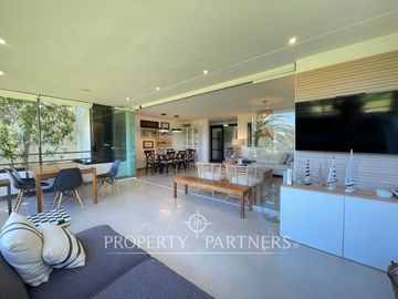 Departamento completamente remodelado con vista a cancha de golf