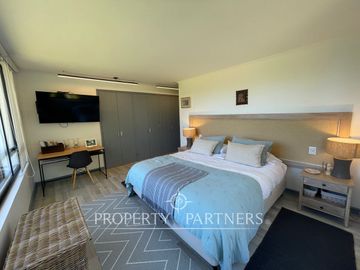 Departamento completamente remodelado con vista a cancha de golf