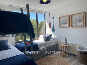 Departamento completamente remodelado con vista a cancha de golf