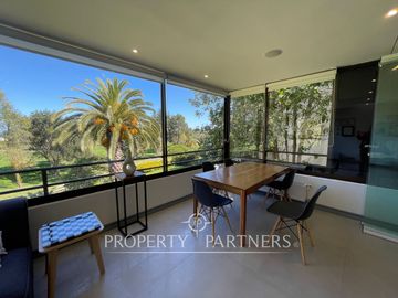 Departamento completamente remodelado con vista a cancha de golf