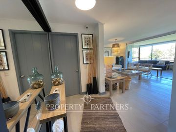 Departamento completamente remodelado con vista a cancha de golf