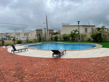 VENTA DE CASA DE DOS PISOS EN URBANIZACION BELLA VITA 2 (LM)