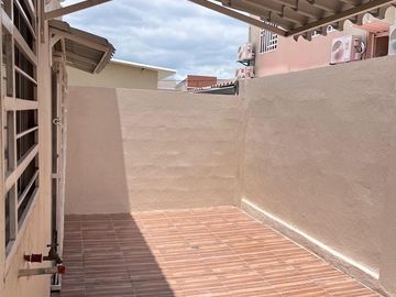 VENTA DE CASA DE DOS PISOS EN URBANIZACION BELLA VITA 2 (LM)