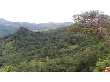 CASA DE CAMPO EN ALTOS DEL MARIA 2378.67M2