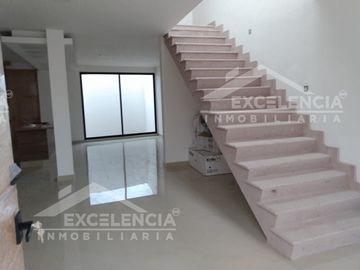 CASA EN VENTA NUEVA EN CONGRESO CONSTITUYENTES