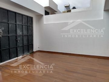 CASA EN VENTA NUEVA EN CONGRESO CONSTITUYENTES