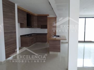 CASA EN VENTA NUEVA EN CONGRESO CONSTITUYENTES