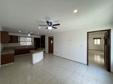Casa remodelada en venta en Montebello